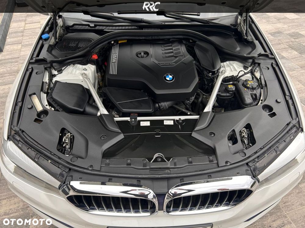 BMW Seria 5 530i Sport Line - 26