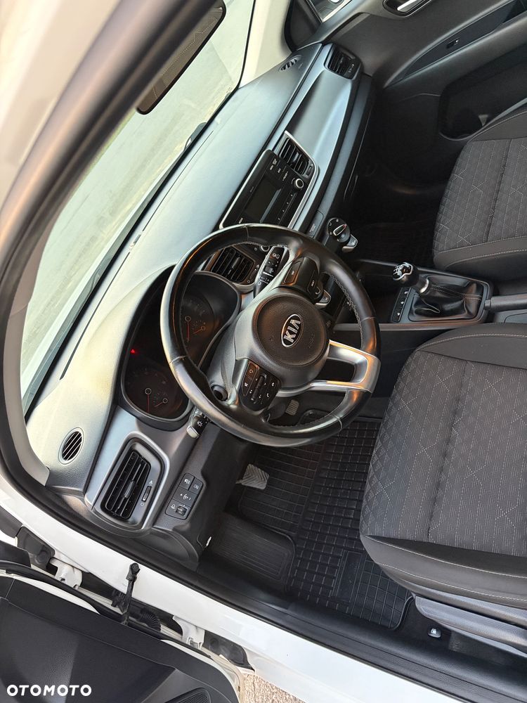 Kia Rio 1.2 L - 23