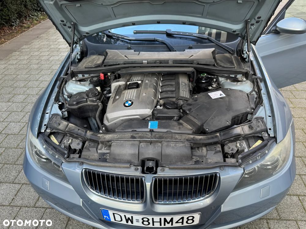 BMW Seria 3 330i - 10