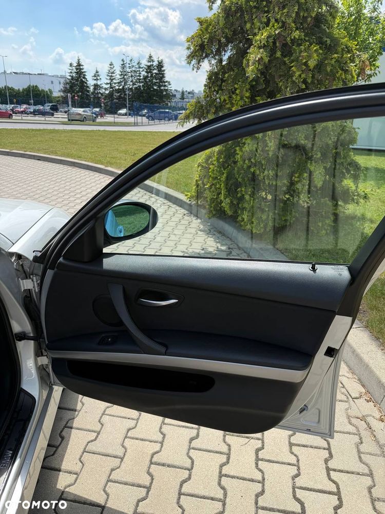 BMW Seria 3 320i - 21
