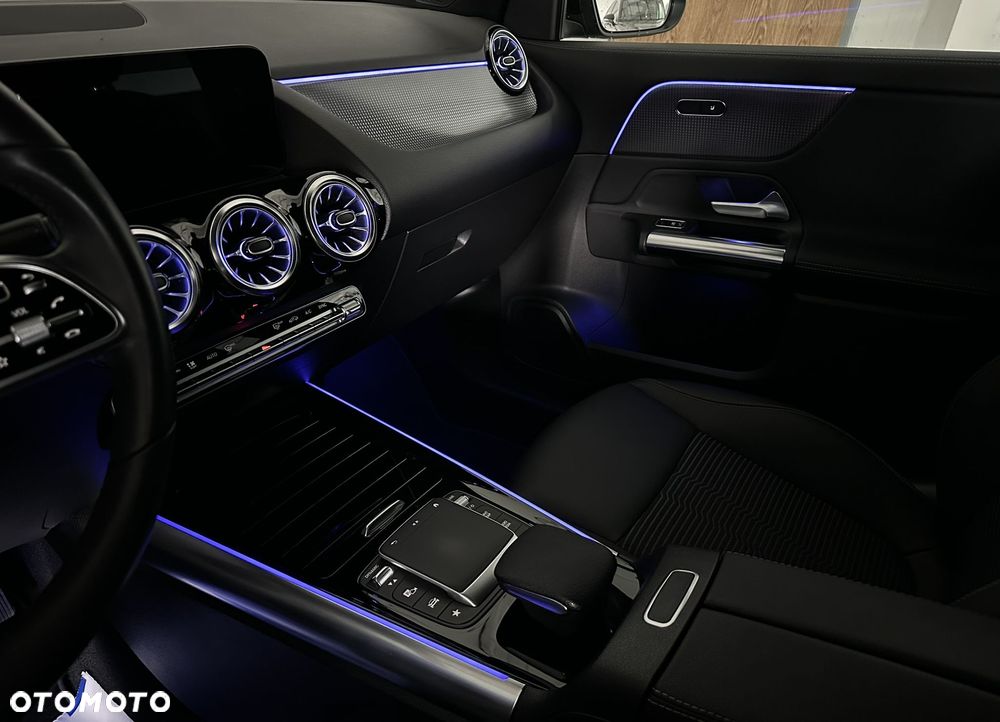 Mercedes-Benz GLA 200 4-Matic Progressive - 18