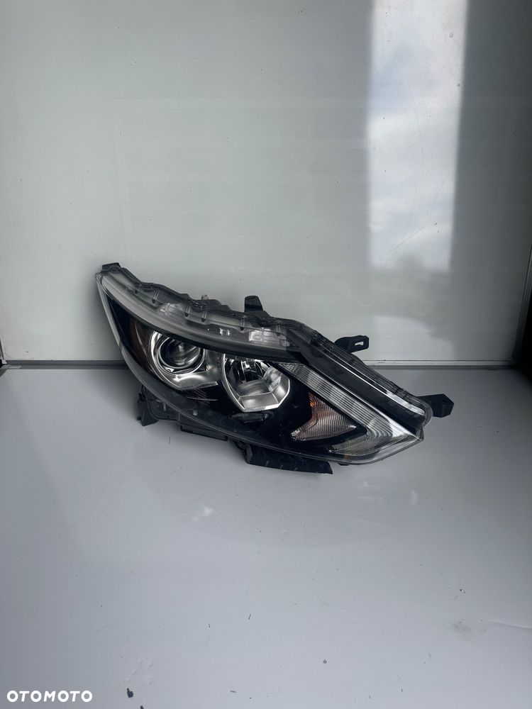 Nissan qashgai j11 lampa reflektora prawy EU - 1