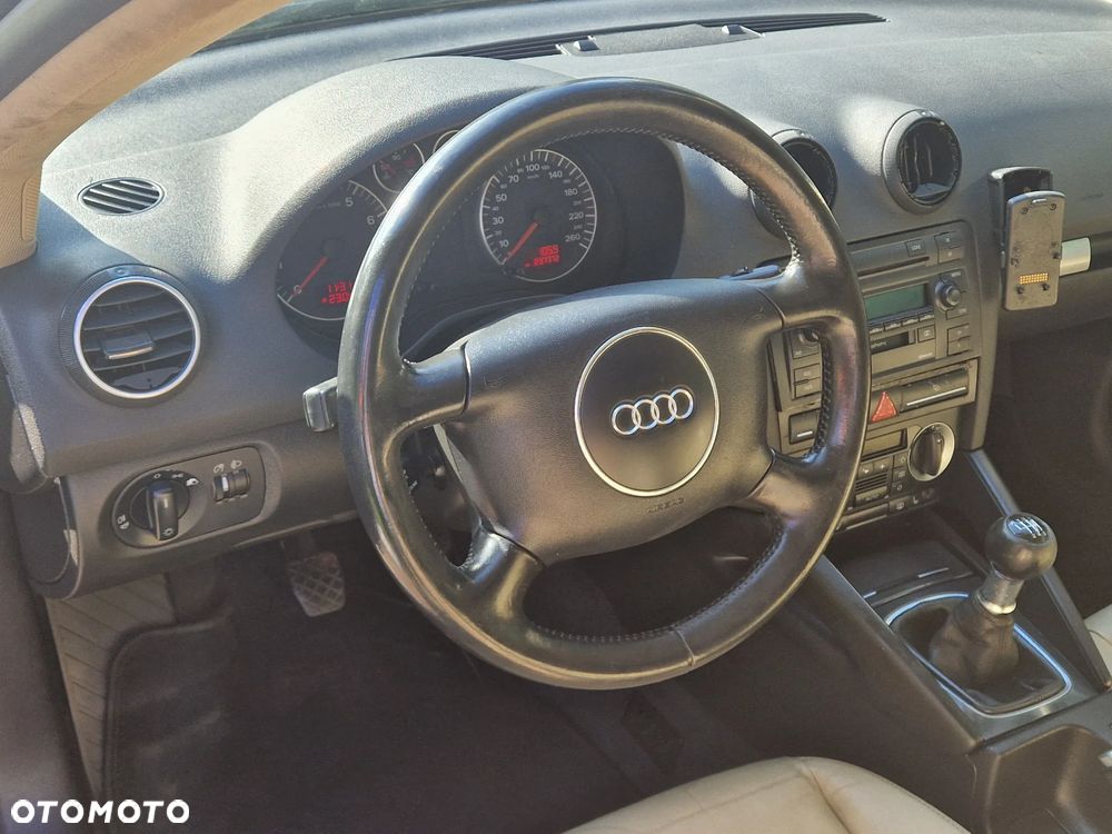 Audi A3 3-drzwiowe 2.0 FSI Ambiente - 12