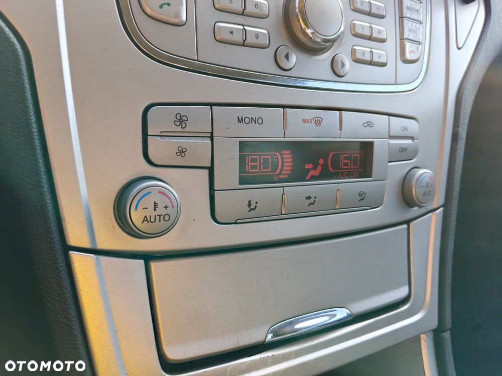 Ford Mondeo 2.0 Ghia X - 25