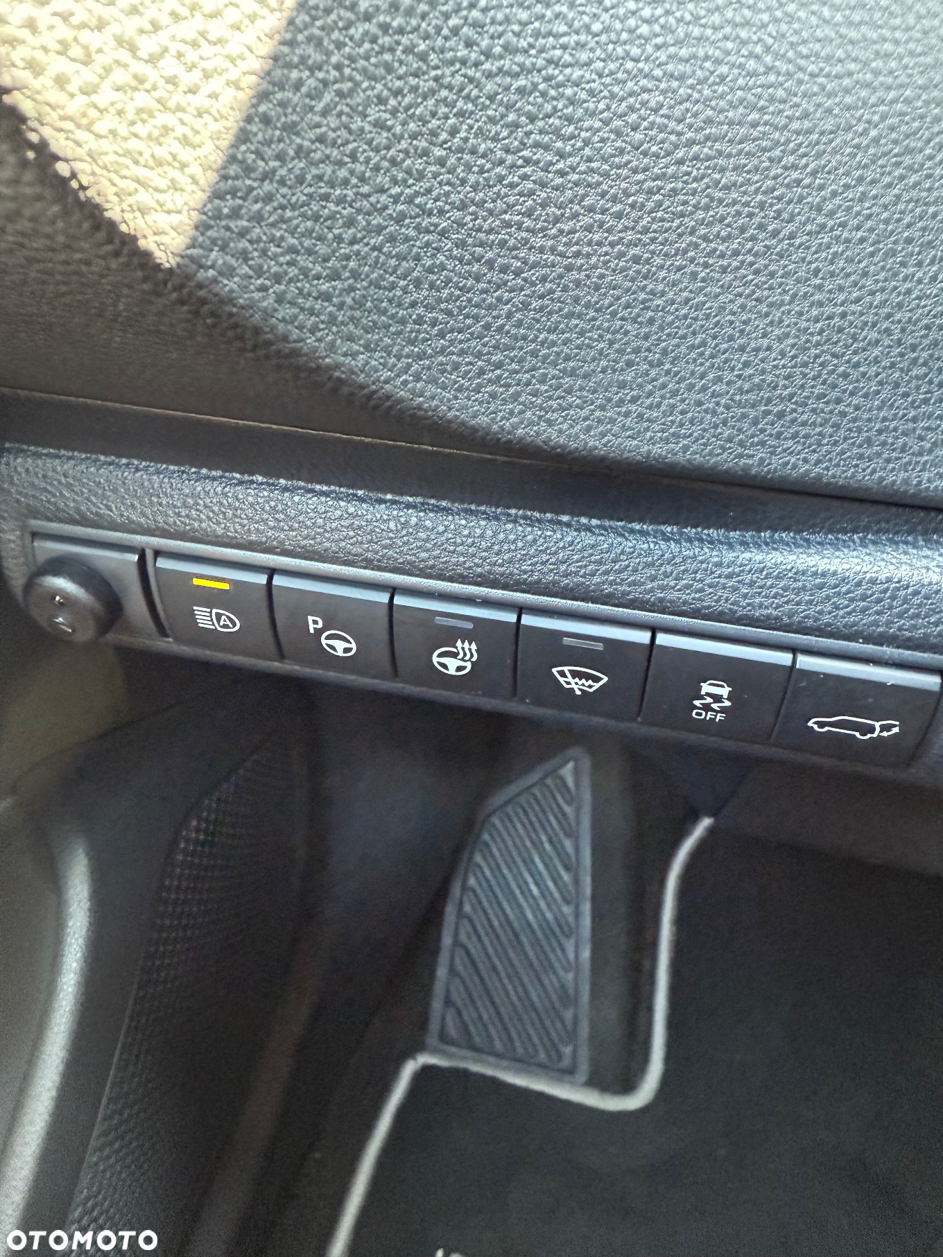 Toyota Corolla 2.0 Hybrid Executive - 13