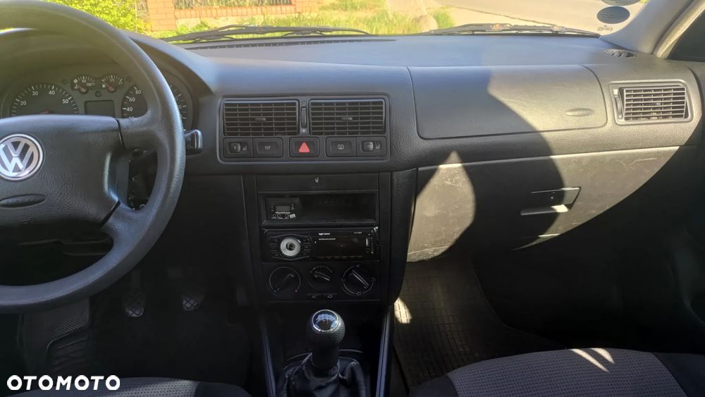 Volkswagen Golf - 17