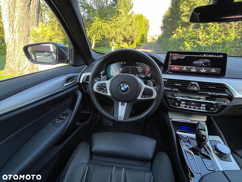 BMW Seria 5 530i xDrive Touring - 18