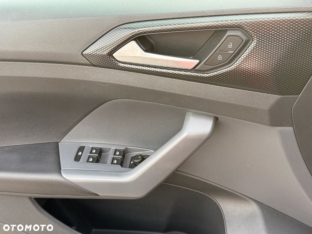 Volkswagen T-Cross - 11