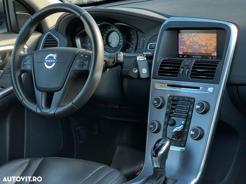 VOLVO XC60 2017 — imagine 26
