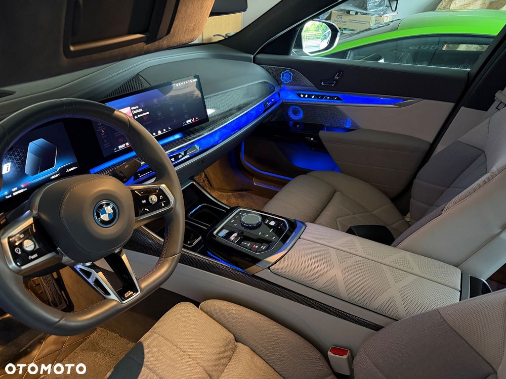 BMW i7 - 19