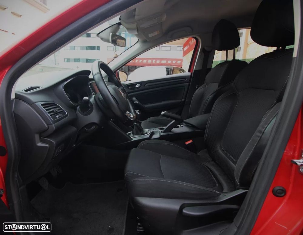 Renault Mégane ENERGY TCe 130 Start & Stop Paris - 5
