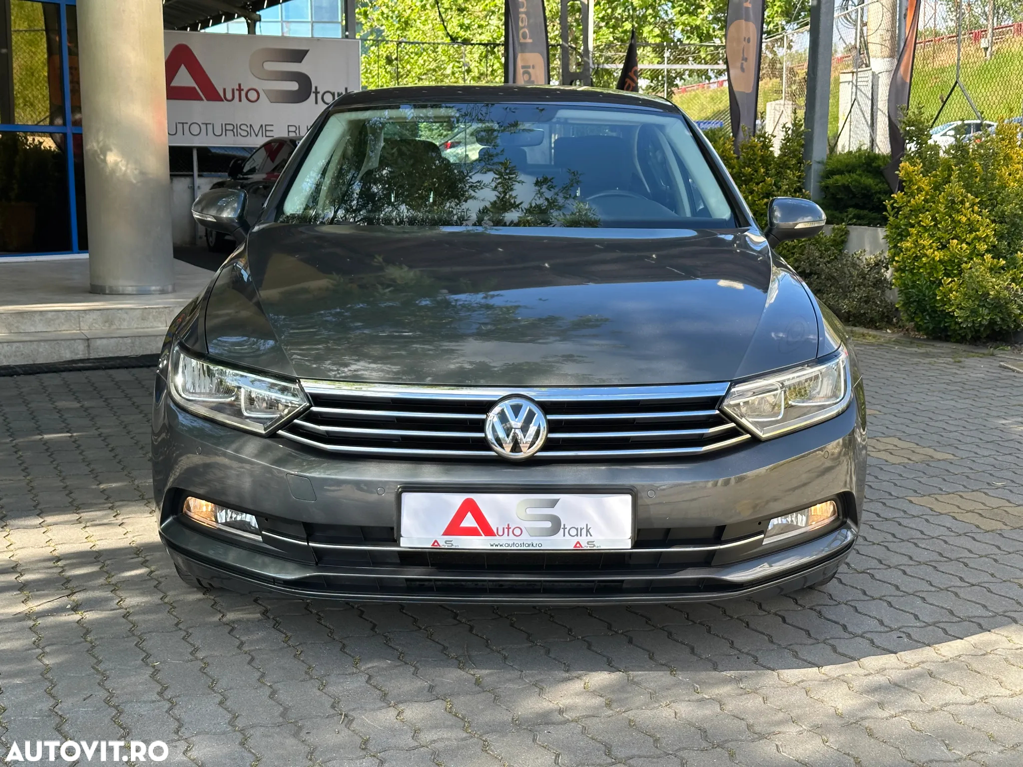 Volkswagen Passat 1.6 TDI (BlueMotion Technology) DSG Comfortline - 12