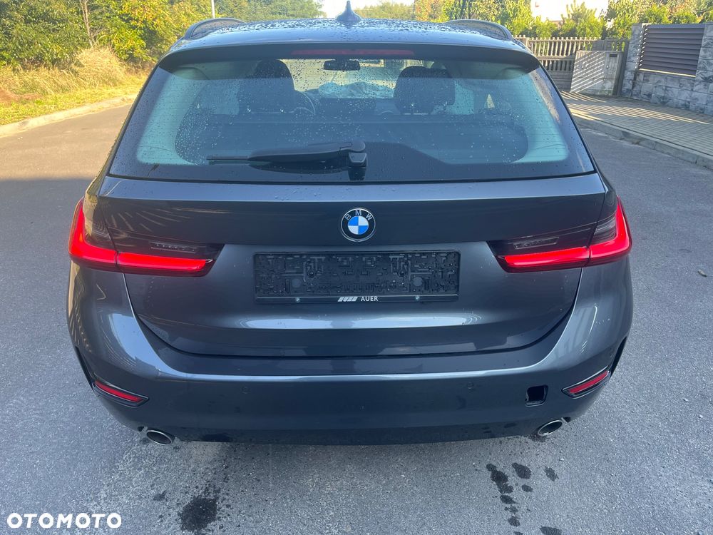 BMW Seria 3 318d Touring Sport Line - 7
