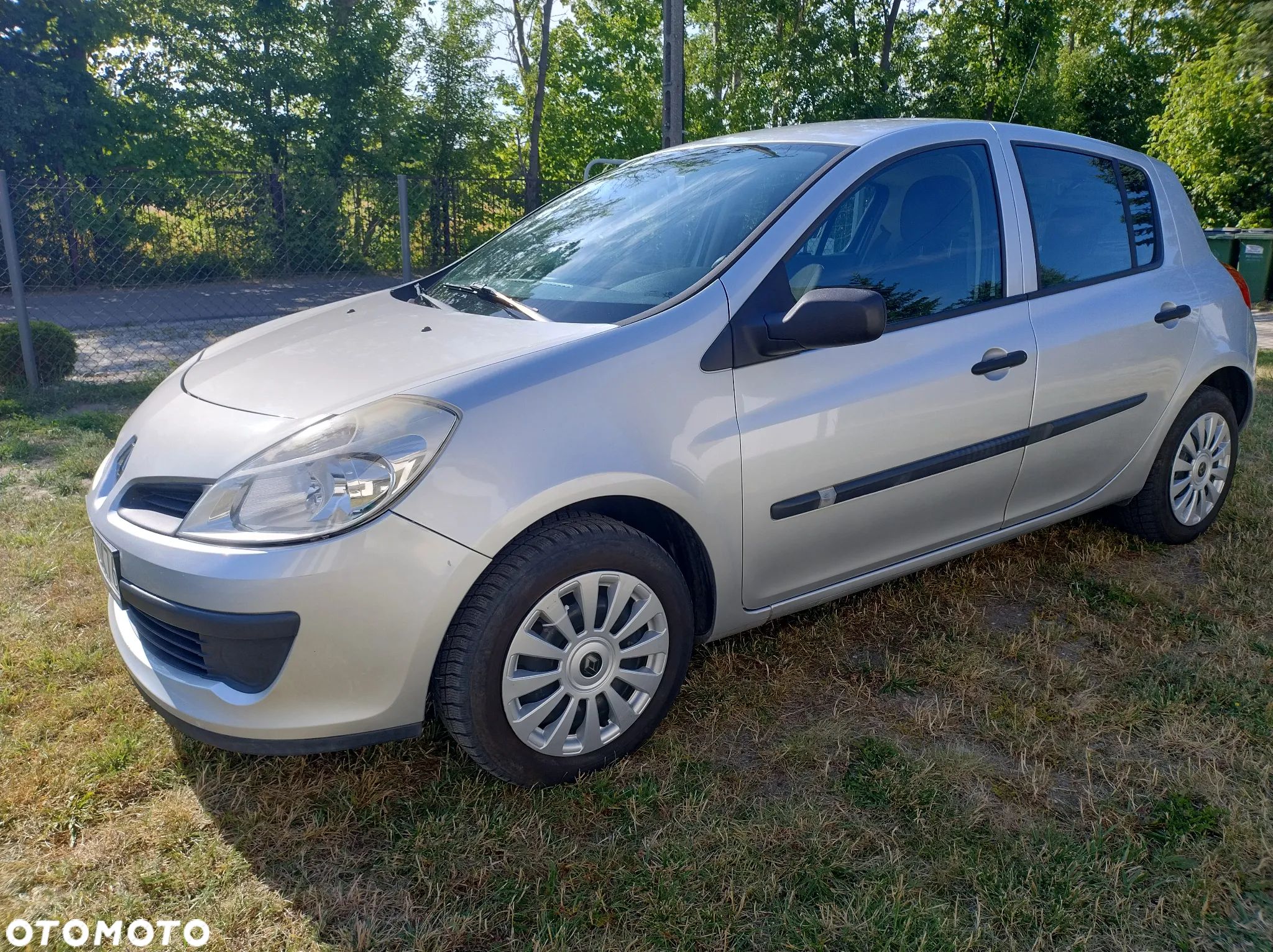 Renault Clio 1.2 16V Authentique - 1