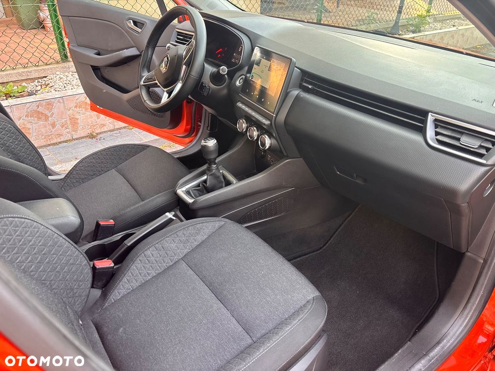 Renault Clio TCe 100 EXPERIENCE - 17