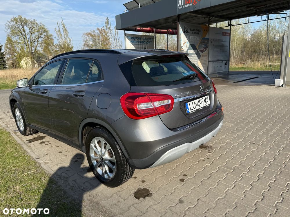 Mercedes-Benz GLA 180 7G-DCT Style - 4