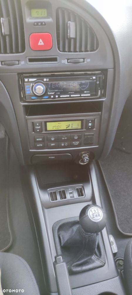 Hyundai Elantra - 8