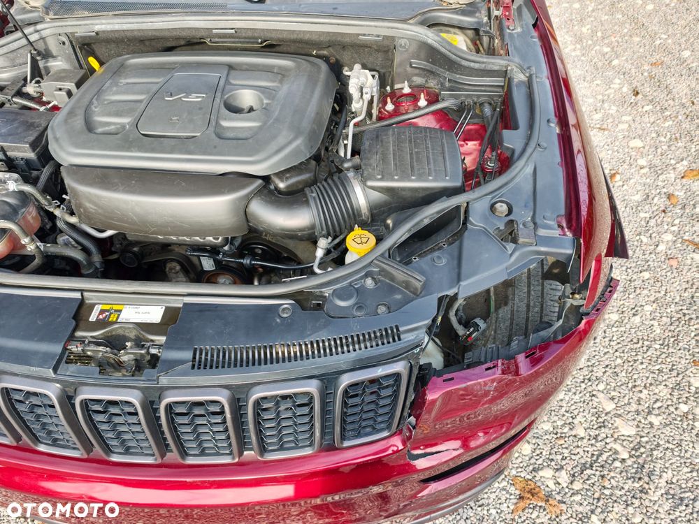 Jeep Grand Cherokee - 26