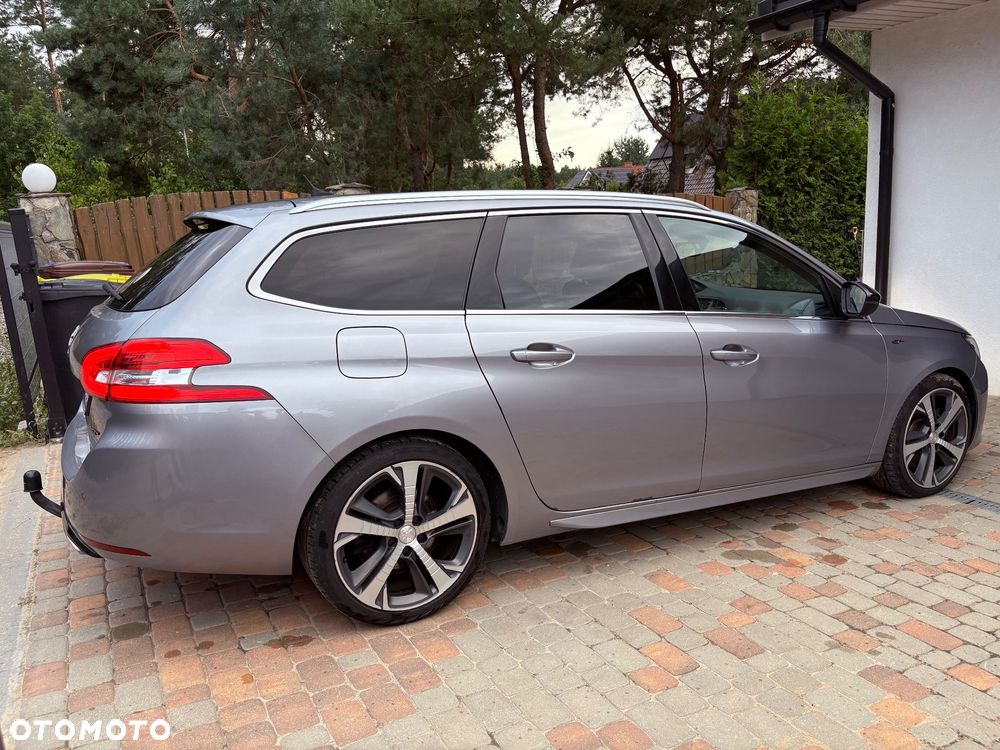 Peugeot 308 - 8