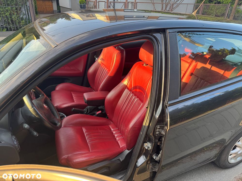 Alfa Romeo 147 1.9 JTD 8V M-Jet DPF Distinctive - 5