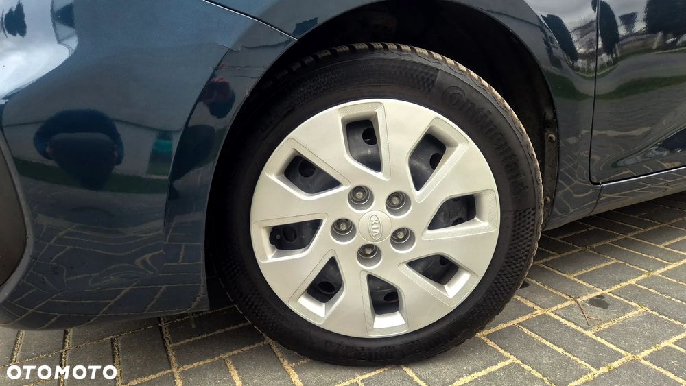 Kia Carens 1.6 GDI Dream Team Edition - 30