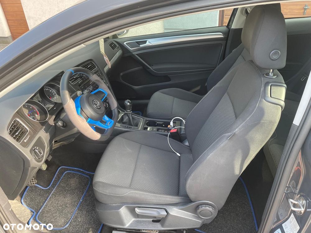 Volkswagen Golf - 12