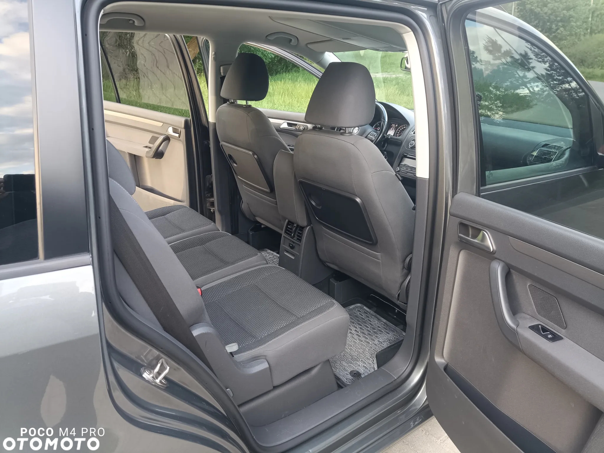 Volkswagen Touran 1.6 TDI DPF BlueMot Comfortline - 14