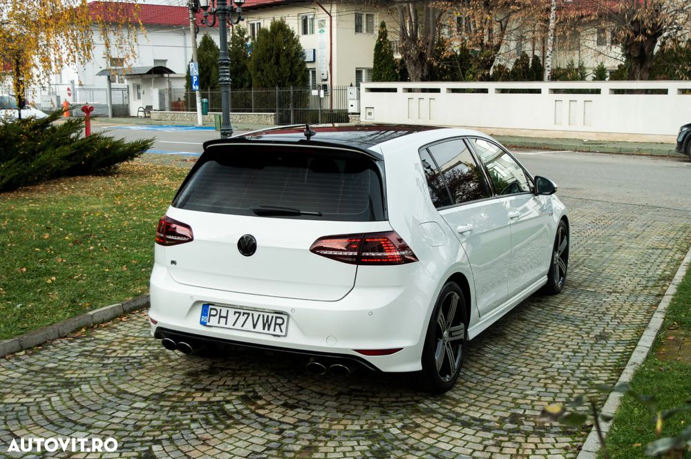 Volkswagen Golf - 34