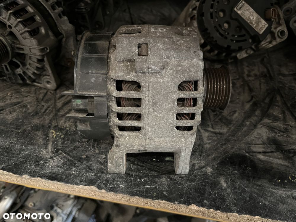 Alternator 1.9 DCI Renault Megane II 8200667611 - 3