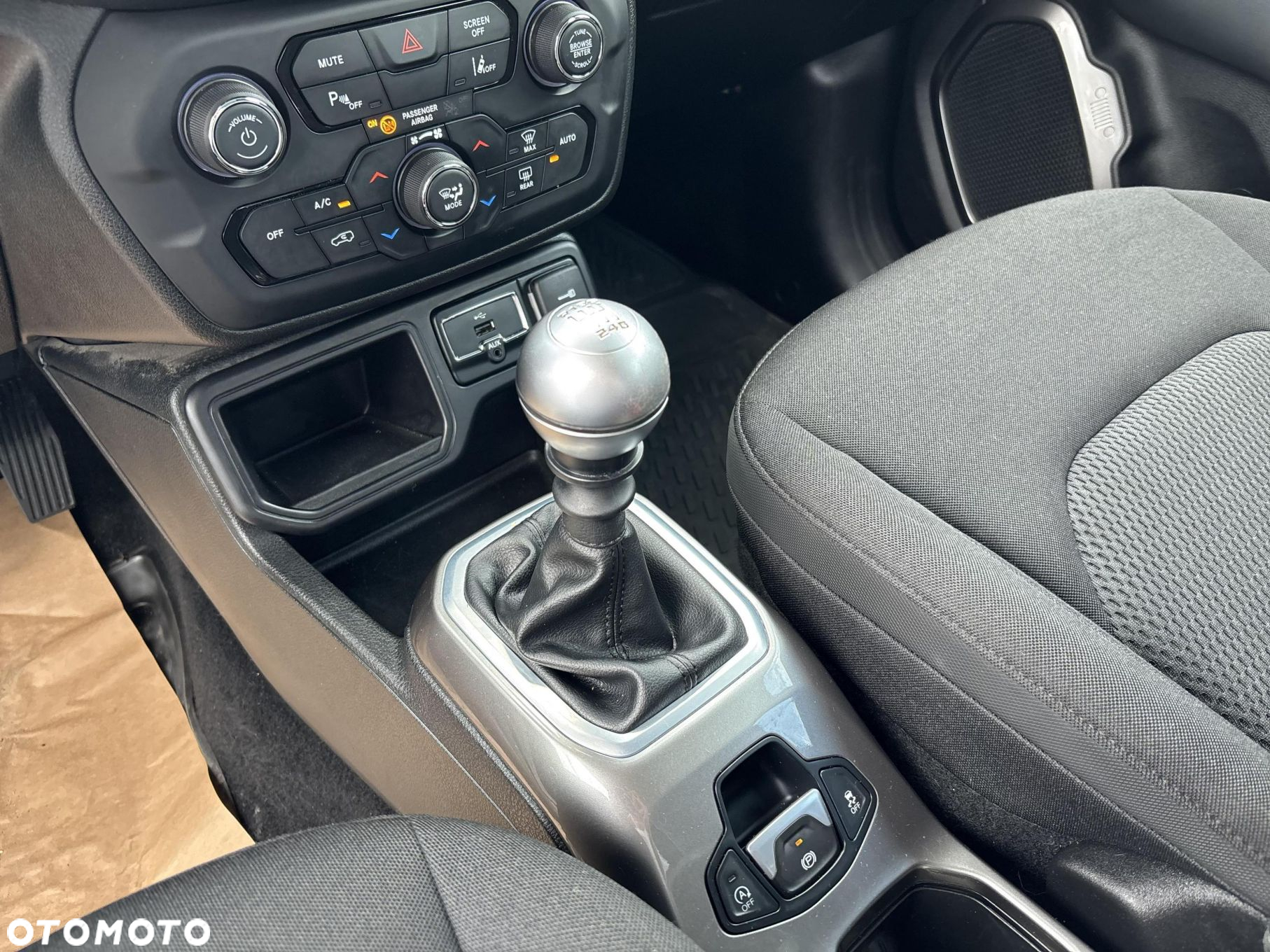 Jeep Renegade 1.0 GSE T3 Turbo Longitude FWD S&S - 16