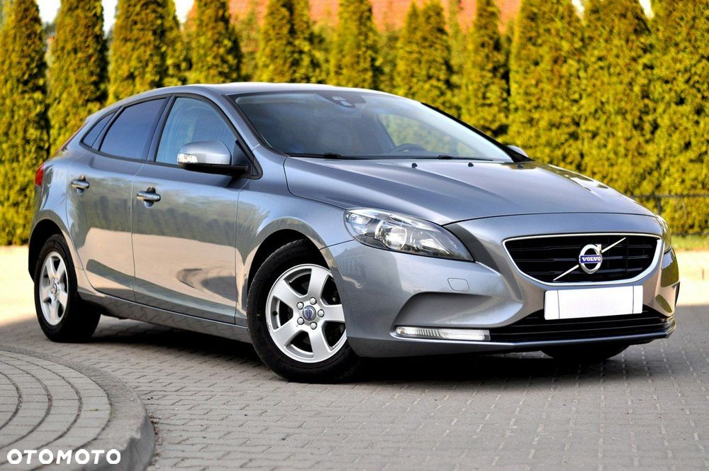 Volvo V40 D2 Momentum - 2