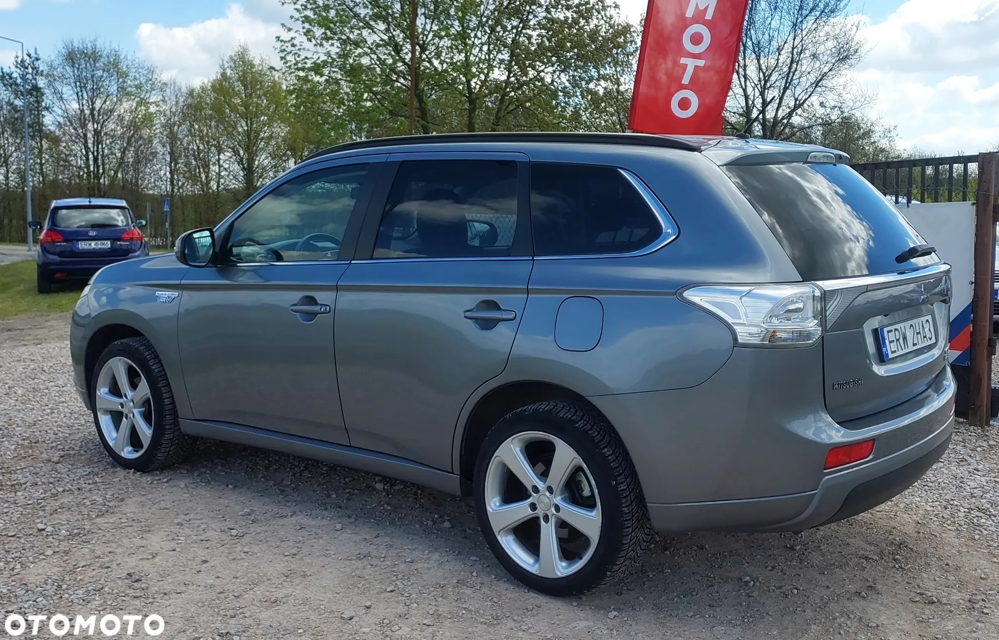 Mitsubishi Outlander - 3