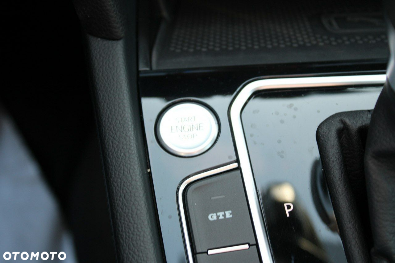 Volkswagen Passat - 31