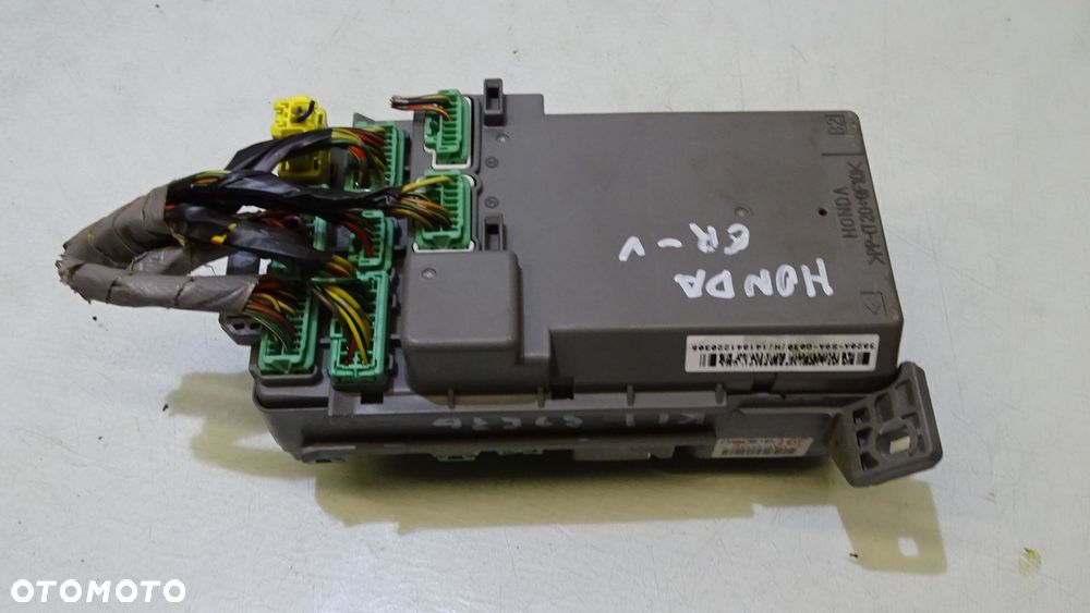 SKRZYNKA BEZPIECZNIKÓW HONDA CR-V II 2.2i-CDTi - 2