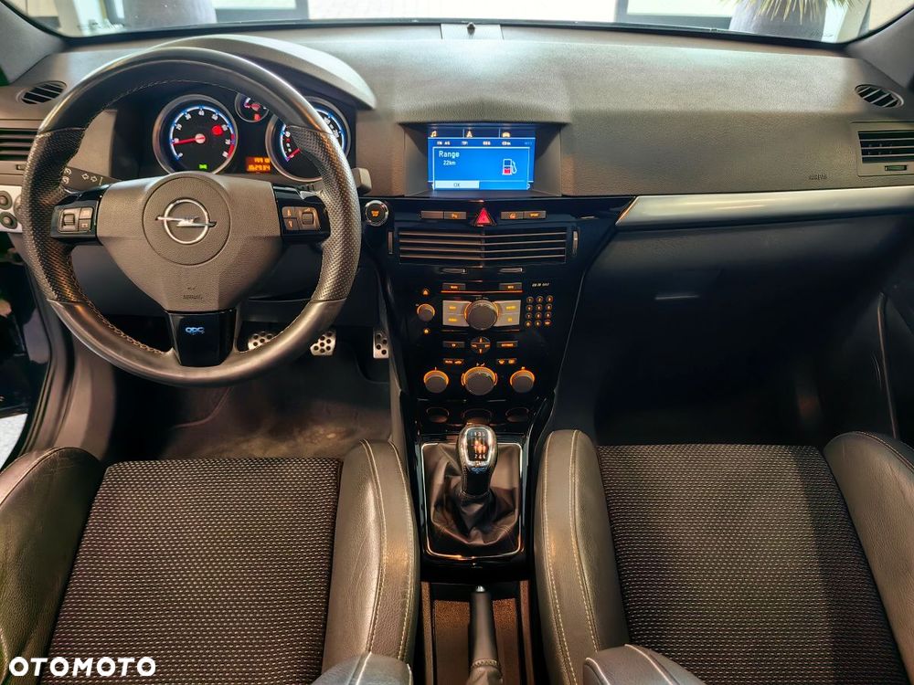 Opel Astra OPC Nürburgring Edition - 10