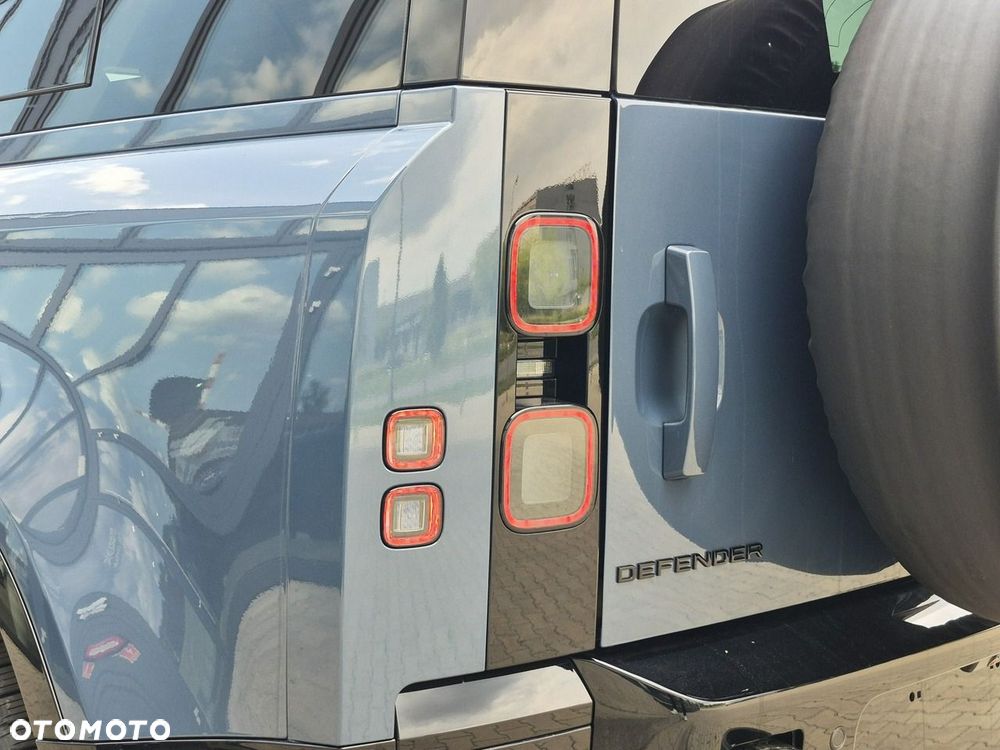 Land Rover Defender 110 D350 X-Dynamic HSE - 16