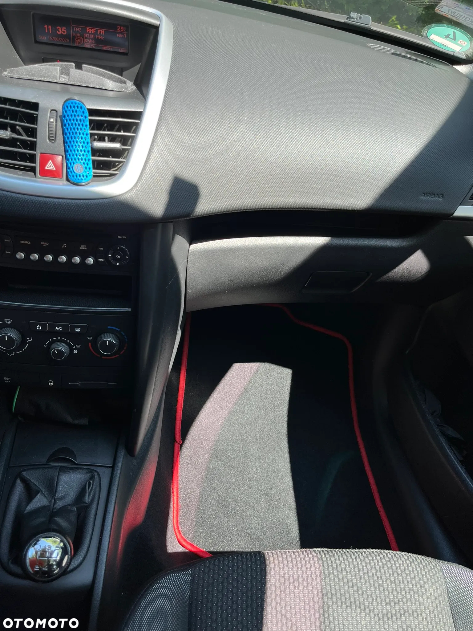 Peugeot 207 1.4 16V Trendy - 10
