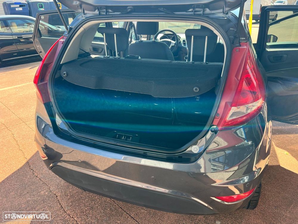 Ford Fiesta 1.6 TDCI Titanium - 10