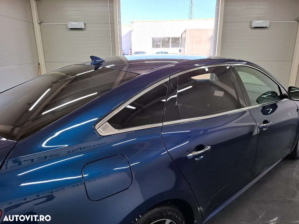 Renault Talisman Blue dCi EDC Initial Paris - 10