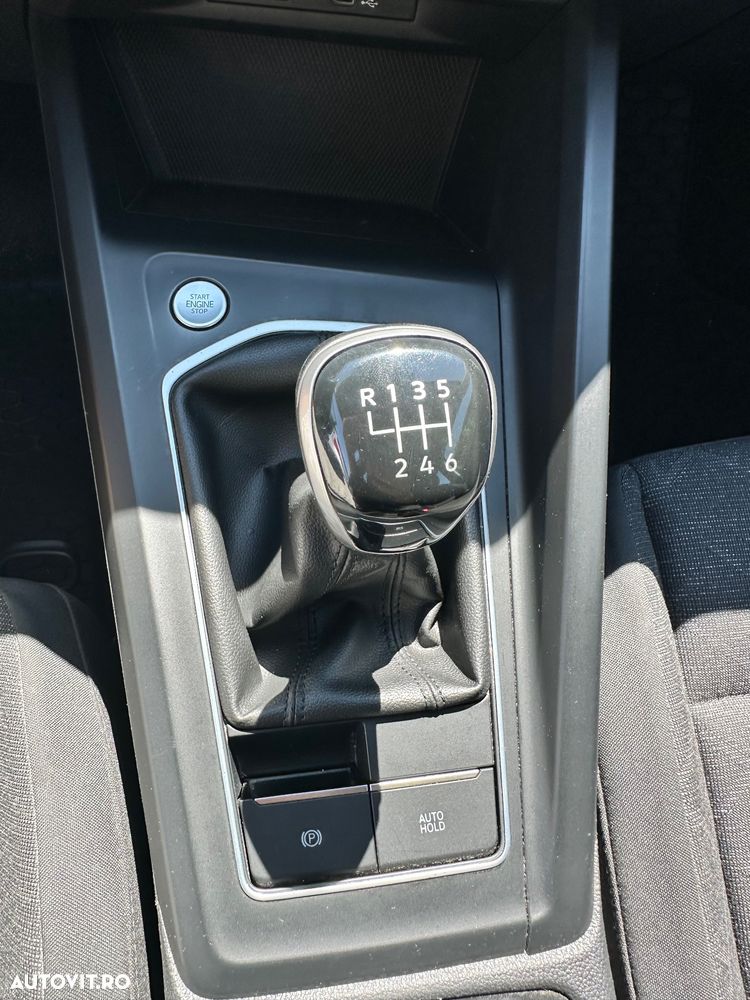 Volkswagen Golf - 8