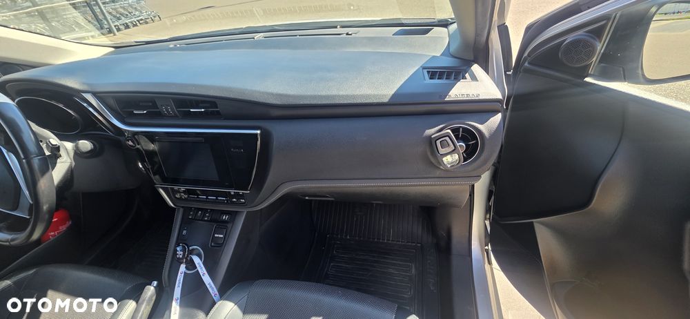 Toyota Auris - 24