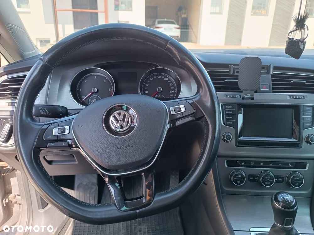 Volkswagen Golf 1.6 TDI BlueMotion Technology Comfortline - 8