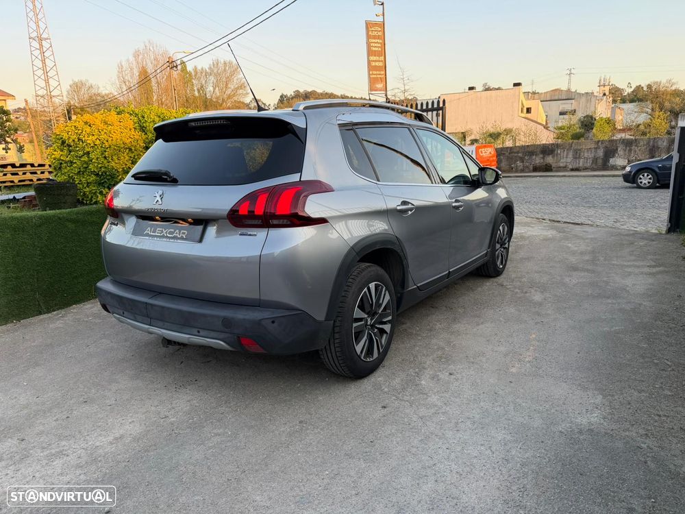 Peugeot 2008 1.2 PureTech Allure - 4