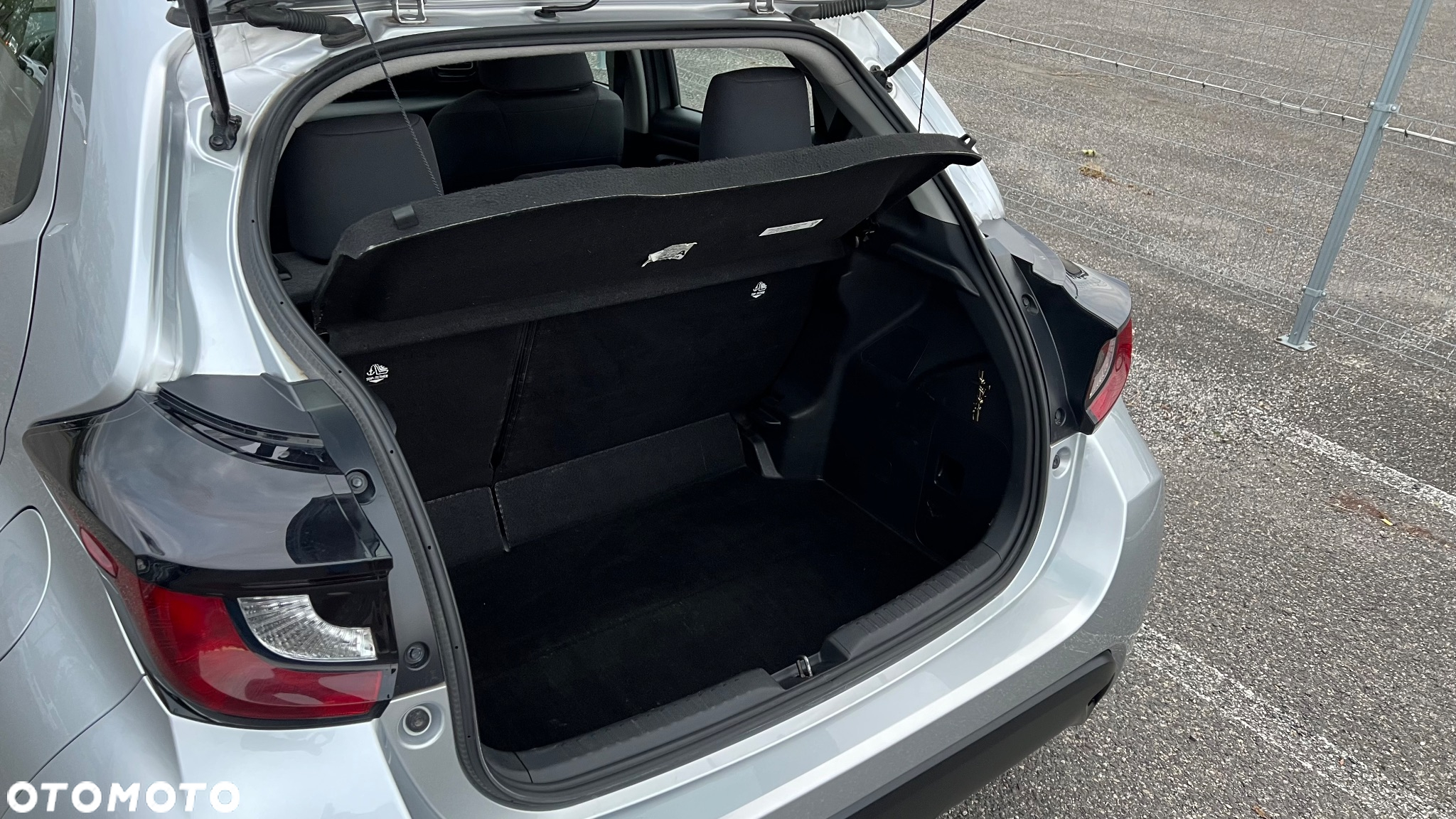 Toyota Yaris Hybrid 1.5 Active - 16