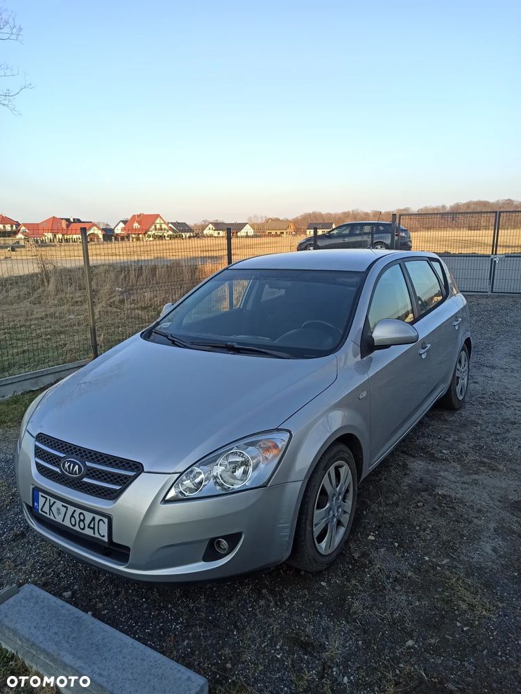 Kia Ceed 1.6 CRDi 90 Vision - 1