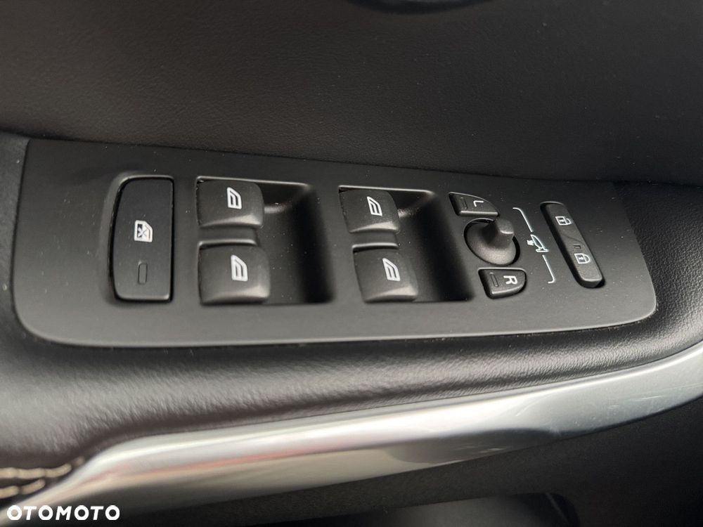 Volvo V40 T3 Drive-E R-Design Momentum - 23