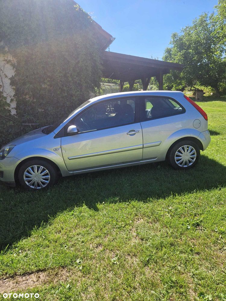 Ford Fiesta - 2
