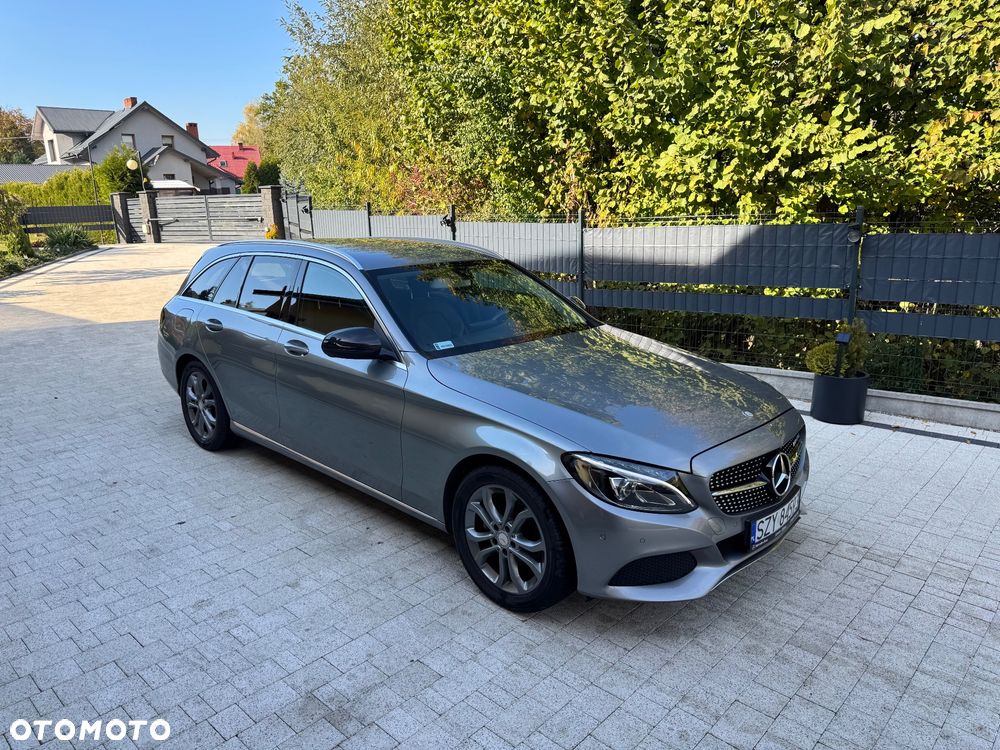 Mercedes-Benz C200 2015 photo 2