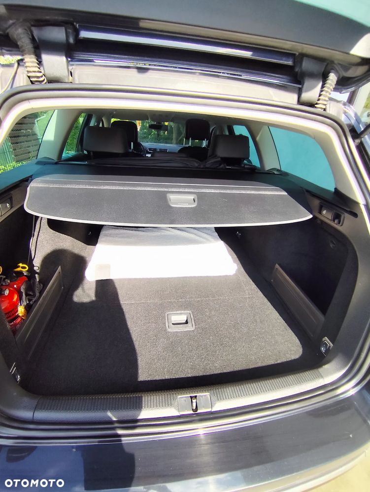 Volkswagen Passat 2.0 TDI Highline - 12