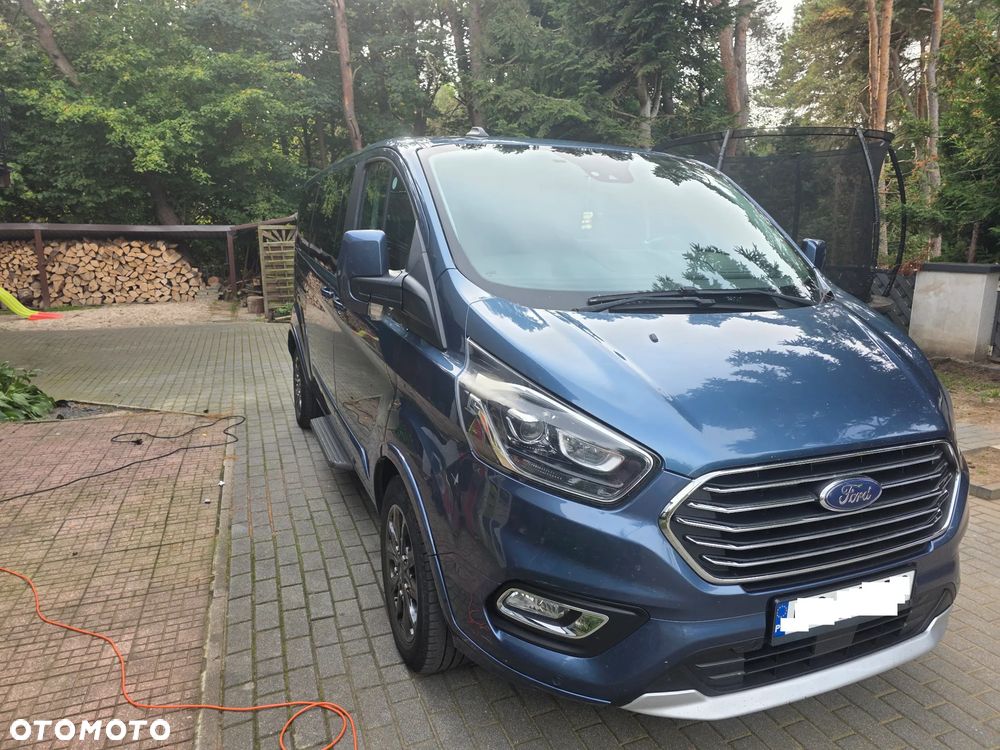 Ford Tourneo Custom - 1
